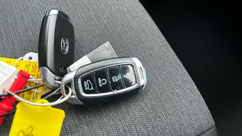 Hyundai KONA 100kW Premium 39kWh 5dr Auto Electric Hatchback